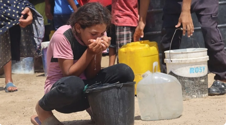 مرض قاتل ينتشر في غزة بعد قصف إسرائيلي لخطوط المياه