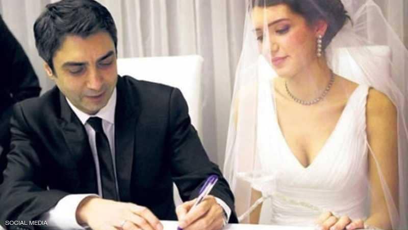 بعد "الخطأ الفادح" ..  بطل "وادي الذئاب" يطلق زوجته