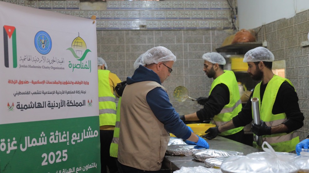 “الخيرية الهاشمية”: توزيع وجبات ساخنة في شمال قطاع غزة