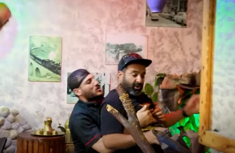الكاميرا الخفيه: انا بس اعصب بكسر 