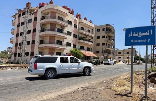 غارات "إسرائيلية" مكثفة جنوب سوريا واشتباكات عنيفة في السويداء