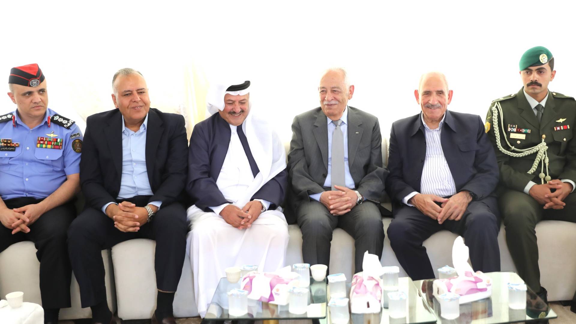 مندوبا عن الملك وولي العهد ..  العيسوي يعزي المعاعية وعكروش