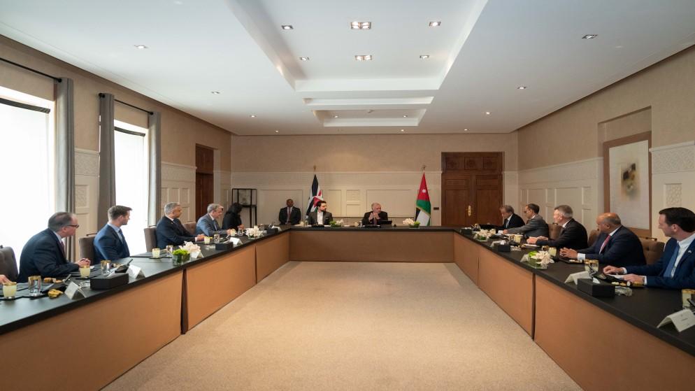 الملك: استقرار بيئة الأعمال تعزز قدرة الأردن على جذب الاستثمارات