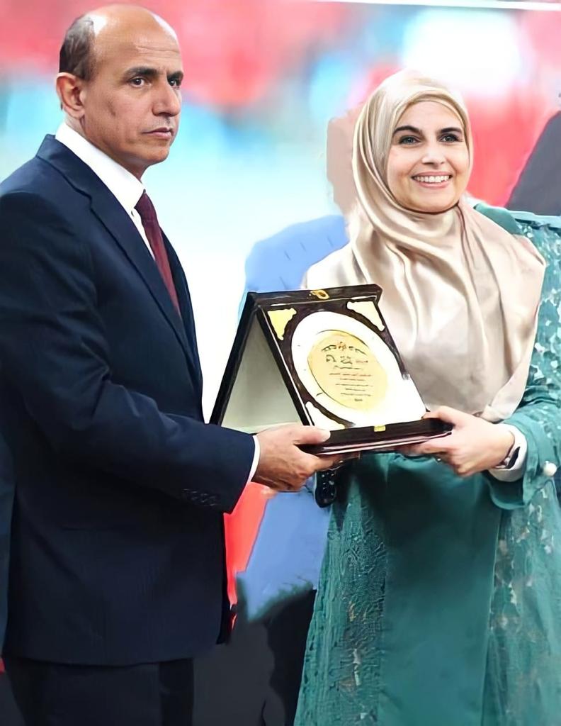 تكريم "الشرق الأوسط" لإسهامها في إنجاح مبادرة" الموظف المتميز"