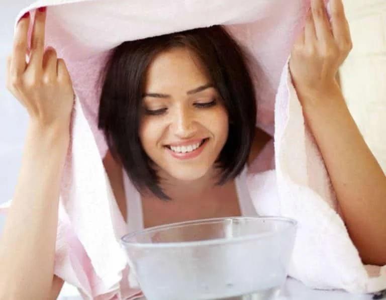 بخطوات ستفيدك ..  طريقة تنظيف الوجه بالبخار
