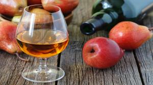 مسؤولون محليون: نبيذ تفاح مغشوش يقتل 30 شخصا في روسيا