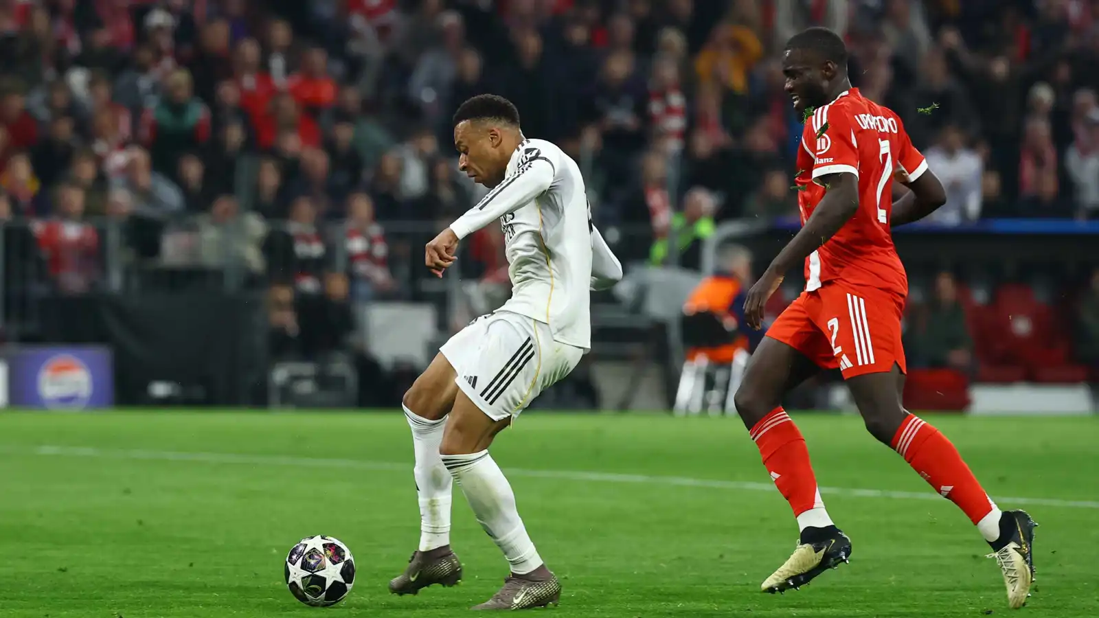 مبابي يقدّم "وعد لامين يامال" لجمهور ريال مدريد  