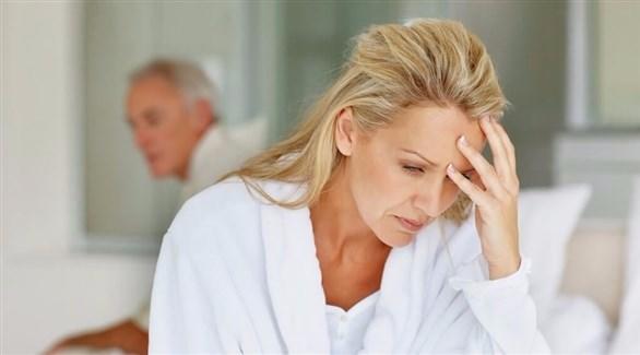 ما هي أعراض بلوغ المرأة سن اليأس؟