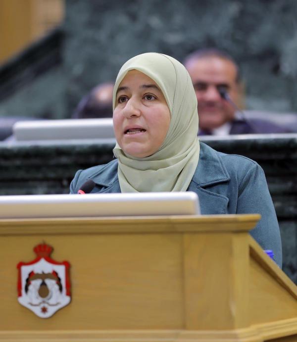 النائب المحسيري تسأل الحكومة عن آلية التعامل مع حالات (التحول الجنسي والشذوذ) داخل مراكز الإصلاح
