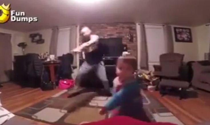فيديو: طفل ووالده يشعلان مواقع التواصل برقصة مذهلة