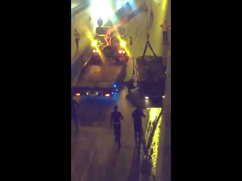 تدهور مركبة داخل نفق الدوار السابع