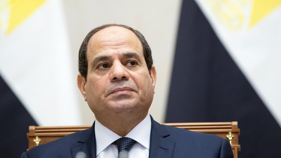 بالفيديو  ..  السيسي: بيع قناة السويس بتريليون دولار إشاعات وأكاذيب  