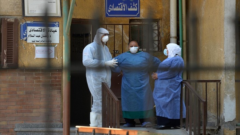 كورونا يقتل 3 من أسرة مصرية واحدة