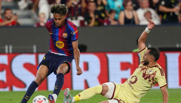 برشلونة يتوج بكأس خوان جامبر على حساب الأهلي المصري