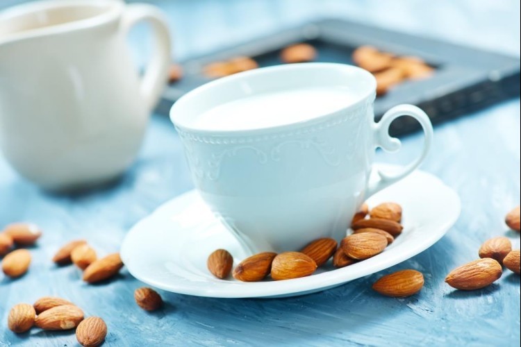قهوة اللوز الحجازية التقليدية