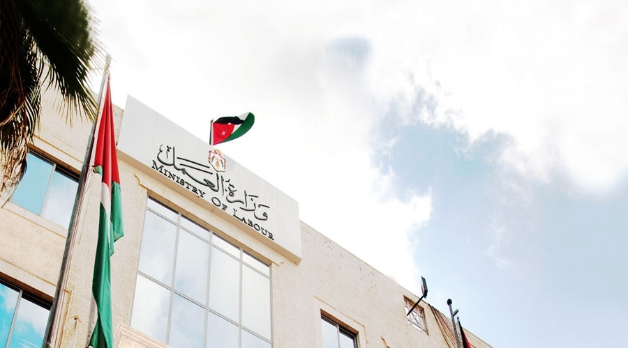 مراجعة حكومية تتحول إلى «ماراثون عذاب» ..  مواطنون يشتكون من الفوضى في مديرية عمل عمان الأولى