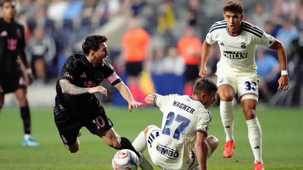 ميسي يتألق بهدف وتمريرة حاسمة في تعادل إنتر ميامي وفيلادلفيا بالدوري الأمريكي 
