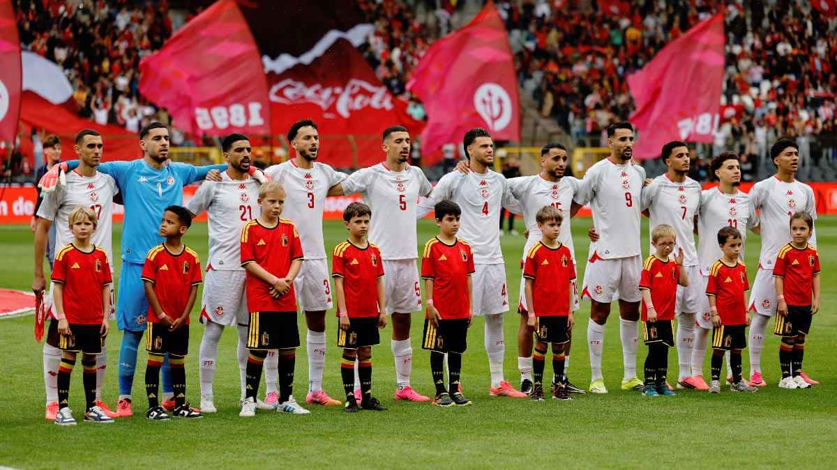 7 مدافعين وبلا هجوم ..  لماذا اختار اللموشي أغرب تشكيلة لمواجهة تونس والسويد؟