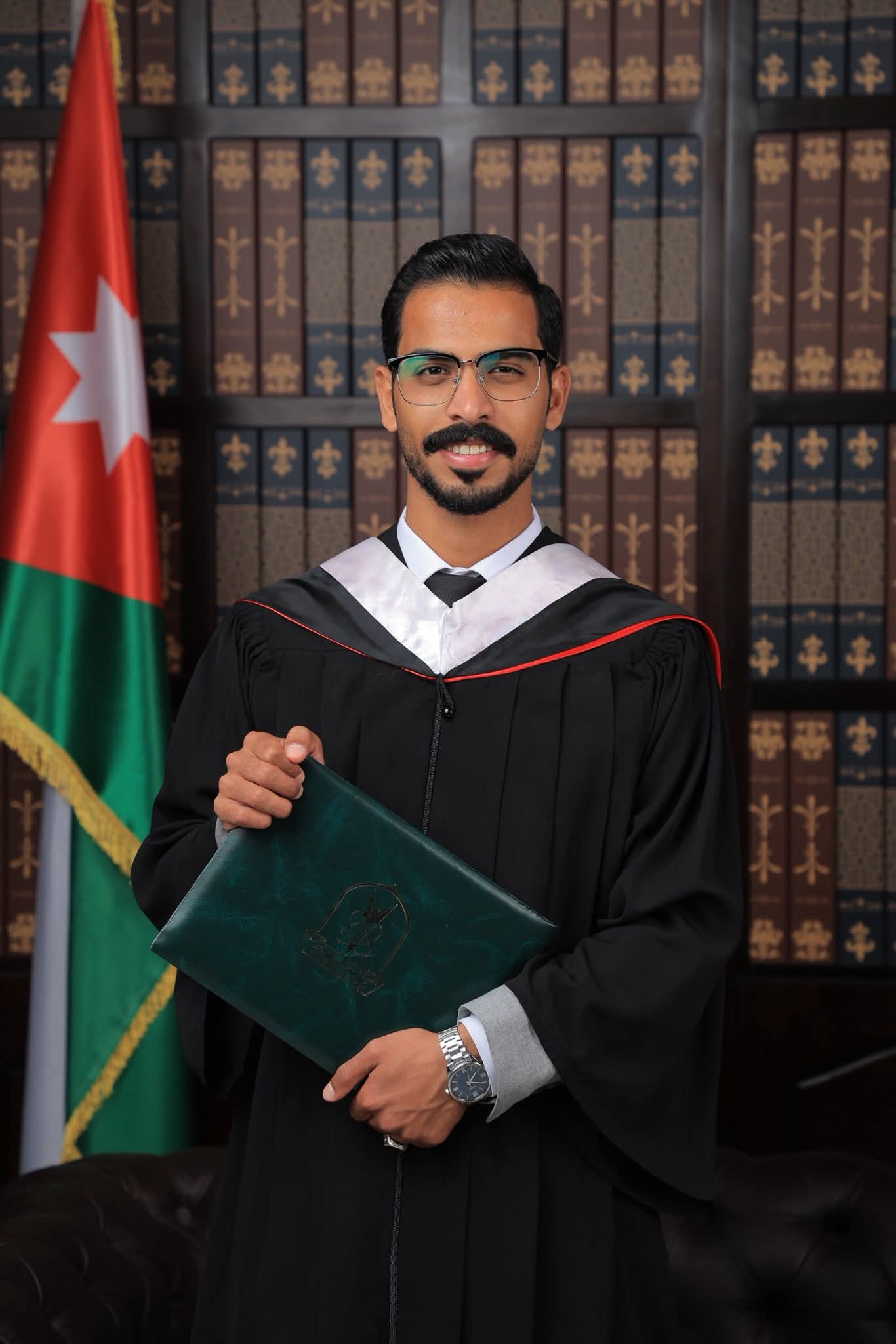 معاذ بني خالد  ..  مبارك التخرج