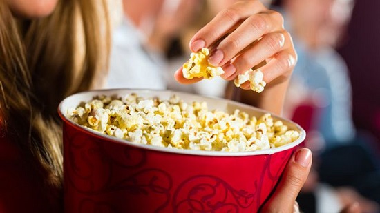 يقي من الإمساك ..  تعرف على فوائد الفشار