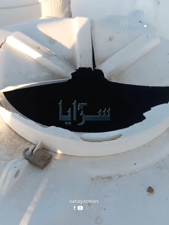 مواطن يعاتب جاره بعد أن كسر  خزان مياه: "لو طلبتني مي ما قلت لك لا  ..  الله يسامحك"  ..  فيديو 