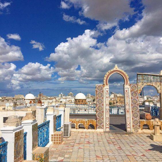 بالفيديو  ..   جولة ممتعة في تونس العاصمة و سيدي بوسعيد