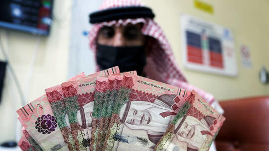 السعودية تسجل عجزا بأكثر من 10 مليارات دولار