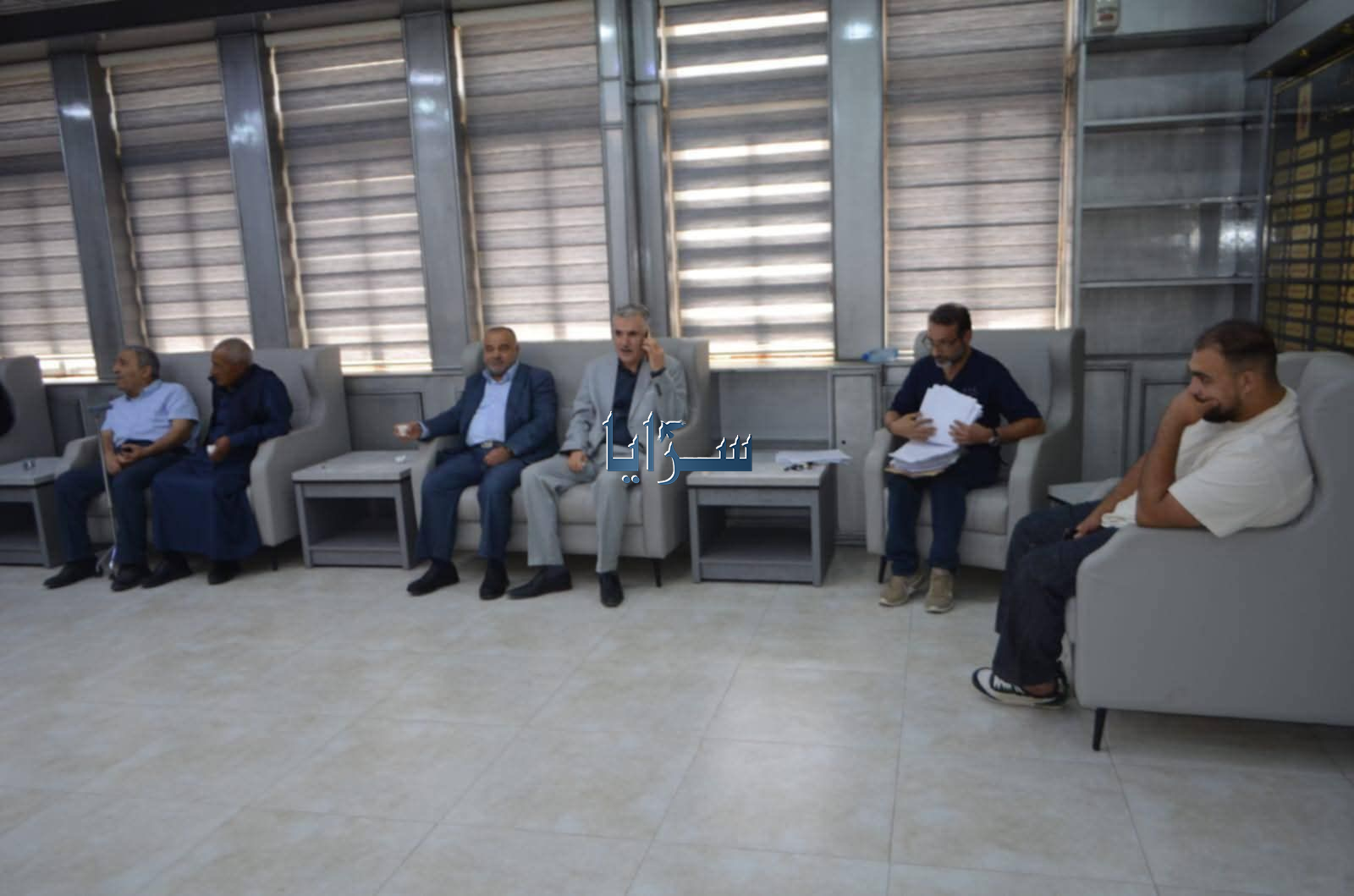 ديوان قبيلة بني حسن في الزرقاء يزور بلدية الزرقاء ويشيد بجهود الخشمان