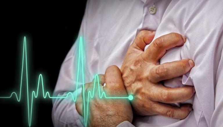 معدل النجاة 3% ..  حليف كورونا القاتل يفتك بمرضاه