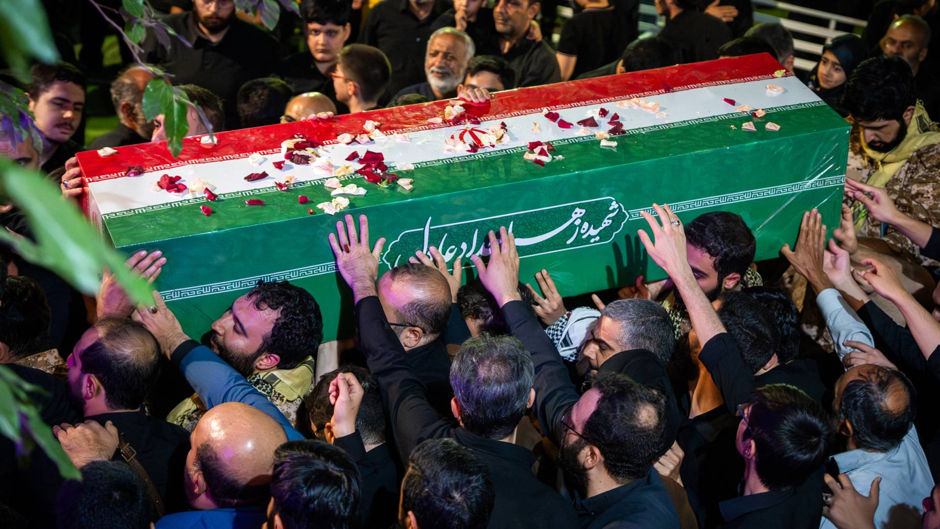 طهران تشيع زهراء حداد عادل زوجة المرشد الأعلى مجتبى خامنئي