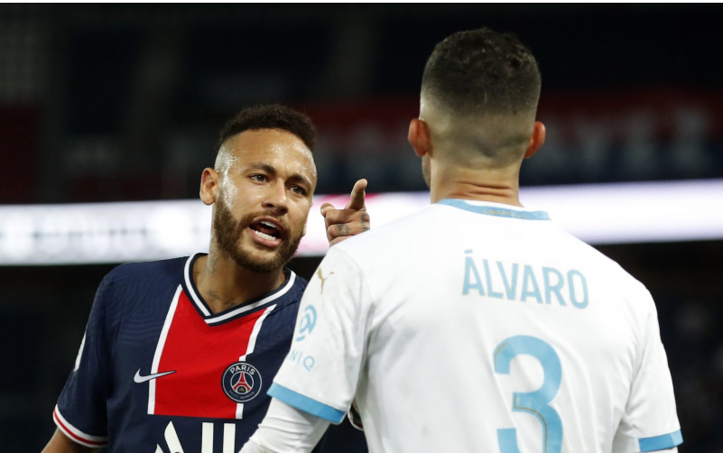 إيقاف نيمار نجم باريس سان جرمان مباراتين
