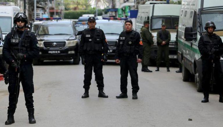 حادثة تهز الجزائر ..  شاب ينتحر حرقا بسبب "دراجة نارية"