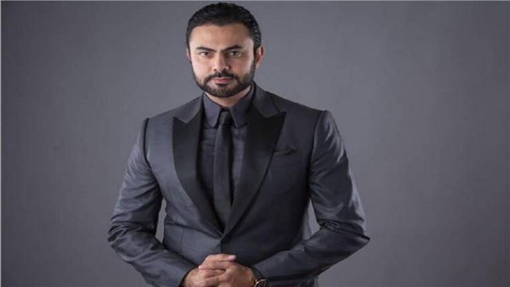بالصور  ..  نجم مصري يتعرض لحادث خطير في أمريكا