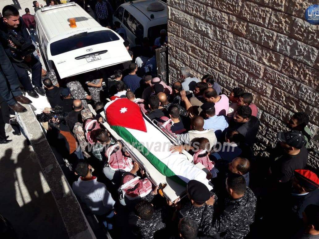 بالصور ..  اربد : تشييع جثمان الشهيد الرقيب عبدالرحمن جرادات