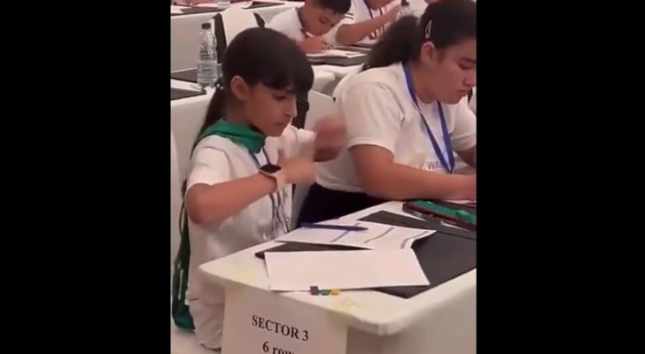 طفلة سعودية تخطف الأضواء بذكائها .. وهذه الجائزة التي حققتها