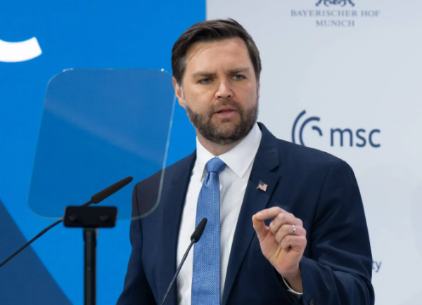 قبيل انتهاء الهدنة ..  غموض حول زيارة نائب الرئيس الأمريكي إلى باكستان