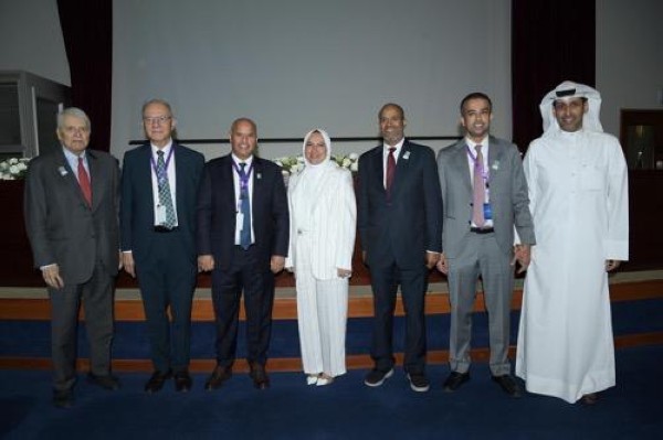 جامعة الكويت توظّف الذكاء الاصطناعي لتطوير التعليم الجامعي. كلية طب الأسنان تختتم مؤتمرها السنوي ال19 الذكاء الاصطناعي