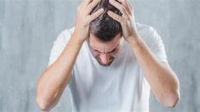 متى يجب عليك التوجه إلى الطوارئ عند التعرض لإصابة في الرأس؟