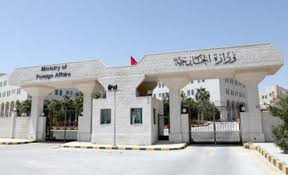 القنصلية الأردنية في دبي تتابع حالة أسرة أردنية تعرضت لحادث مروري