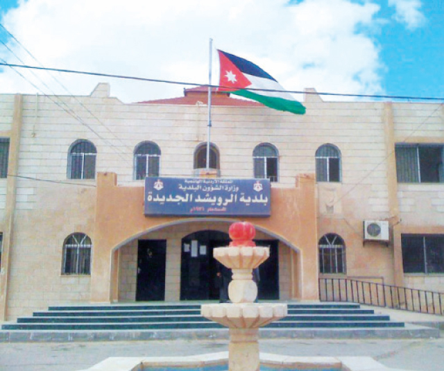 الرويشد: 17 ألف نسمة تخدمهم 4 آليات نظافة متهالكة