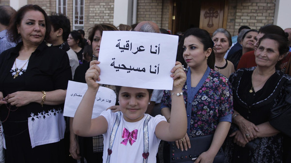مبادرة فريدة ..  فرنسا تعرض استقبال مسيحيي العراق