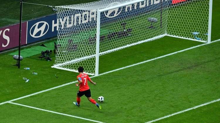مشجع كوري جنوبي يطلب الالتحاق بخدمة الجيش بدلا من نجم بلاده