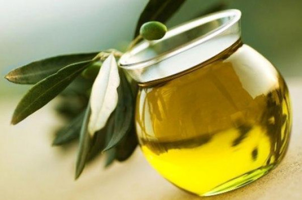 كيف يساعد زيت الزيتون على حرق السعرات الحرارية؟