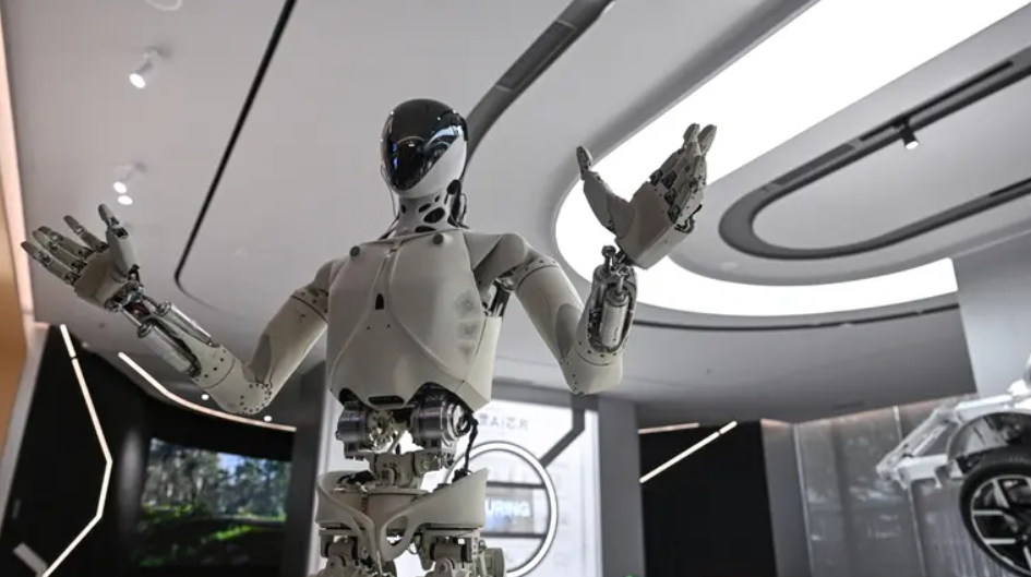 بالذكاء الاصطناعي ..  روبوت صيني يجري عملية جراحية معقدة دون تدخل بشري