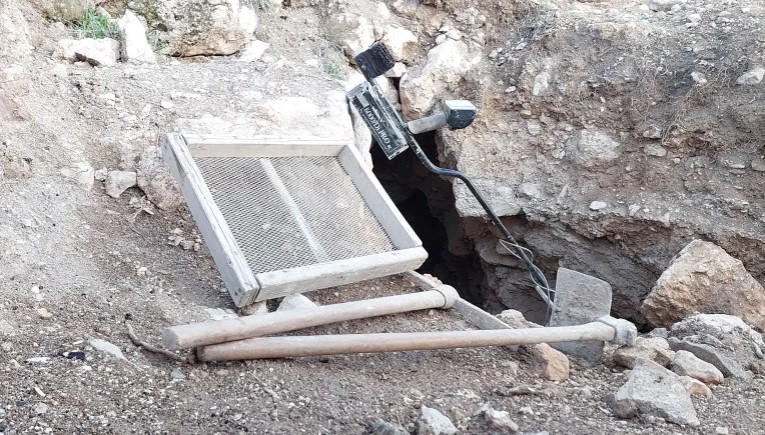 آثار فلسطين تسرق في أوج الحرب