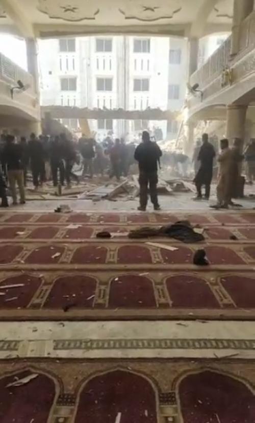 ارتفاع حصيلة ضحايا تفجير مسجد بيشاور في باكستان الى 83 قتيلا