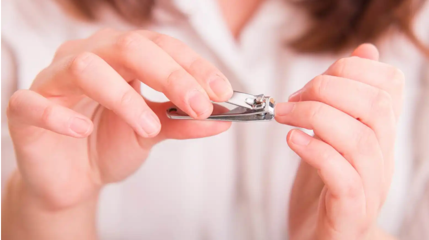 تغير شكل الأظافر قد يكون علامة مبكرة على قصور القلب  