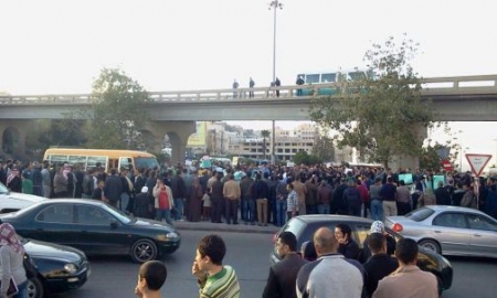 الاشارة الضوئية على تقاطع المنطقة الصناعية في صويلح مع شارع المدينة الطبية