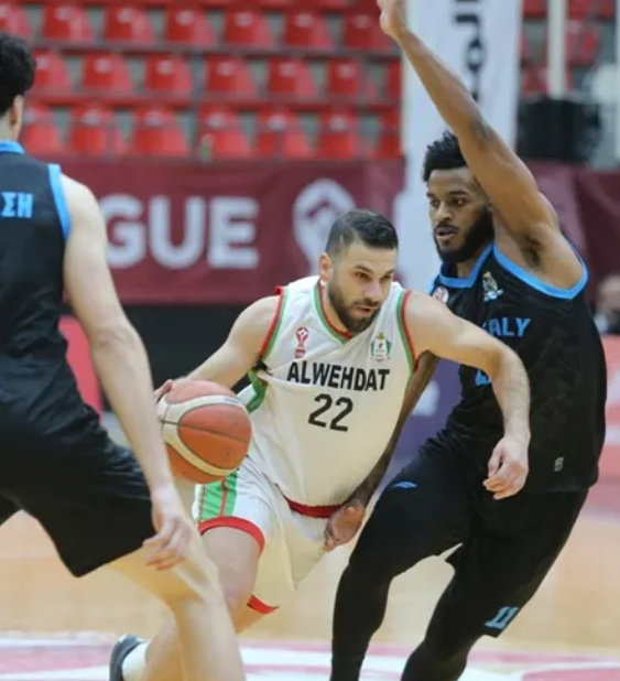 الفيصلي يحسم "ديربي السلة" أمام الوحدات بفوز مثير 90-93