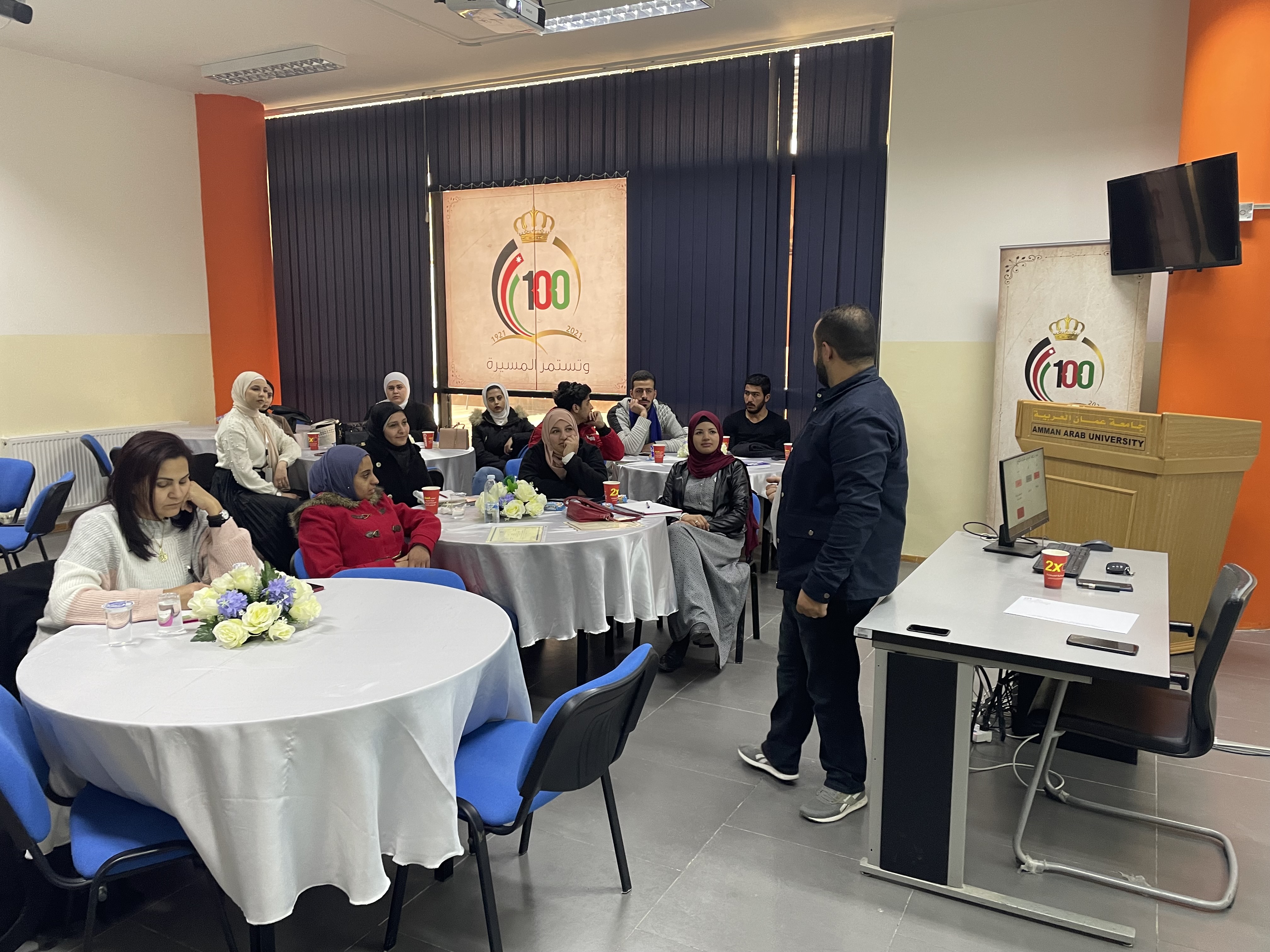  دورات وورشات تدريبية لمكتب الإرشاد الوظيفي ومتابعة الخريجين في عمان العربية